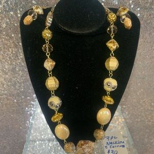 3PC Necklace and Earrings with beautiful Stones